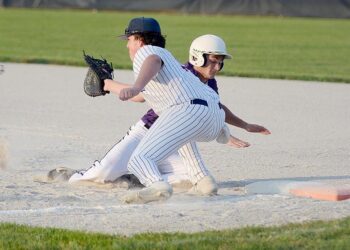 Tigerhawks rally to beat Baxter baseball