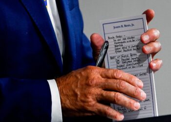 Biden notes reveal talking points on Kamala Harris