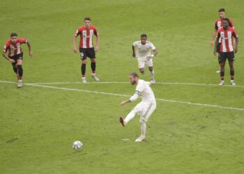 Sergio Ramos fires Real Madrid closer to LaLiga title, but referee talk persists