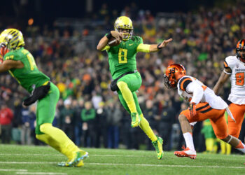 Marcus Mariota & other Oregon legends approve of Civil War name change