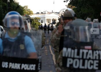 Officer Challenges Account of Violent Clearing of Protesters | Political News