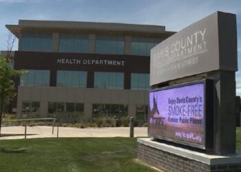 Health departments struggle to keep up with COVID-19 outbreaks in workplaces