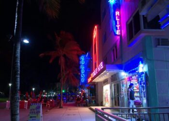 South Beach’s entertainment district early curfew starts tonight