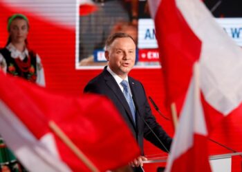 Polish President Accuses German-Owned Tabloid of Election Meddling | World News