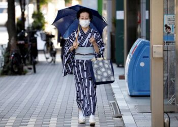 Tokyo Shopkeepers Brace for Another Slowdown as Coronavirus Flares | World News