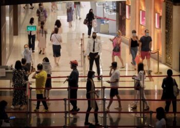 Shopper traffic stabilises 3 weeks into phase two of Singapore’s reopening, but many spend cautiously , Singapore News & Top Stories