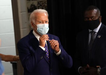 Russia Continues Interfering in Election to Try to Help Trump, U.S. Intelligence Says