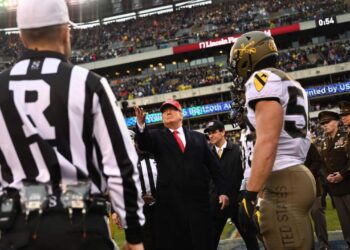 Trump’s new political football: Saving college grid season 