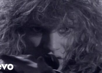 Bon Jovi – Livin' On A Prayer (Official Music Video)