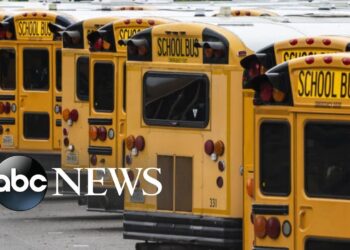 US COVID-19 death toll surpasses 170,000