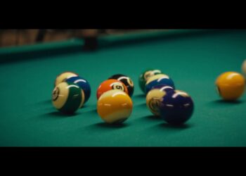 The War On Drugs – Holding On [Official Video]