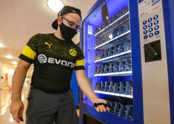 Face mask divide; remdesivir use; California cases