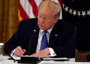 Trump signs executive orders extending benefits