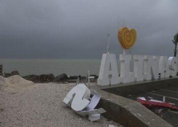 Marco down to tropical storm near Louisiana, Laura over Cuba | World News