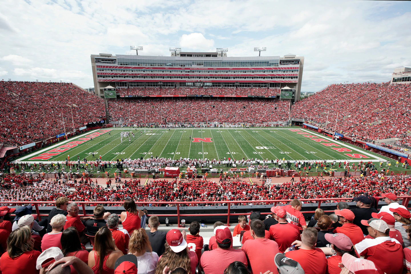 College football is caught in the coronavirus culture war. The only smart choice is caution.