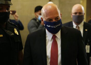Democrats in Congress invite postmaster general to hearing