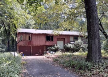 Milford home ‘not habitable’ after Sunday morning fire – News – Milford Daily News