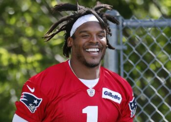 Contrasting styles of QBs give Patriots options – Sports – MetroWest Daily News, Framingham, MA