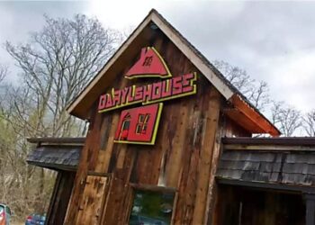 COVID-19: Daryl Hall Temporarily Closes Daryl’s House, Popular Music Venue In Area