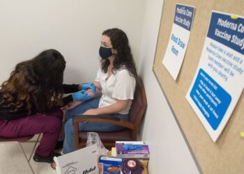 Henry Ford Health begins testing volunteers for COVID-19 vaccine