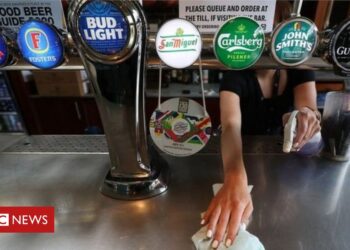 Coronavirus: Republic of Ireland’s pubs to stay closed