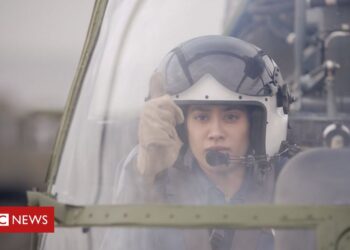 Gunjan Saxena: India female pilot’s war biopic flies into a row