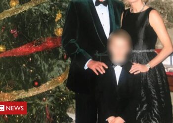 The king, his lover – and the elephant in the palace