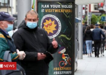 Coronavirus: Ireland at ‘tipping point’ as Covid-19 cases rise