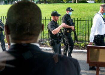 Shooting near White House under review, suspect did not have gun