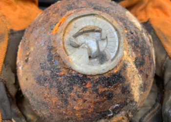 Excavator Operator Uncovers Cache Of Civil War-Era Cannonballs Beneath Pittsburgh – CBS Pittsburgh