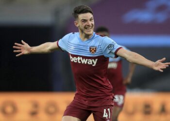 Transfer news LIVE: Chelsea plot Rice bid, Donnarumma talks, Messi to City latest, Man United want Reguilon