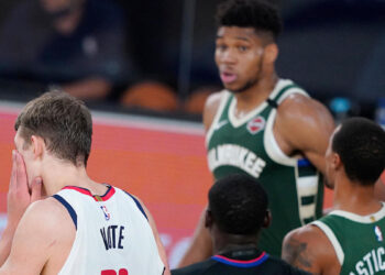 Bucks’ Giannis Antetokounmpo ejected for headbutting Wizards’ Moe Wagner, regrets ‘terrible action’ after game