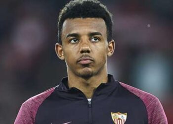 Real Madrid-linked Kounde in no rush to leave Sevilla