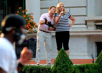 St. Louis Couple, in RNC Speech, to Defend Show of Weapons | Political News