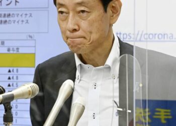 Another Japanese minister visits war-linked Yasukuni shrine