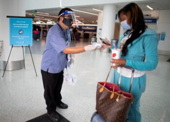 U.S. International Airline Passenger Contact Tracing Plan Stalls, Sources Say | World News