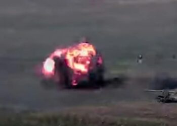 Azerbaijan, Armenia on war footing after casualties in heavy fighting