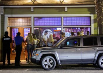 Charleston, Isle of Palms change bans on live, amplified music to 11 p.m. | News