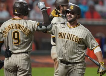 Padres bear burden of beating back San Diego’s sad sports history
