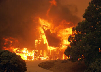 Bobcat fire grows to 91,000 acres as buildings burn, evacuation orders expand – Daily Bulletin