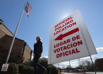 Study says many Latinos don’t vote because they aren’t sought and they aren’t sought because they don’t vote