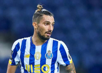 Alex Telles: Manchester United in talks with Porto over Brazilian full-back