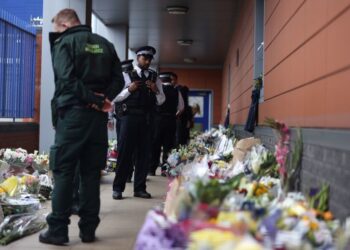 Suspect in Fatal UK Police Officer Shooting in Critical Condition | World News