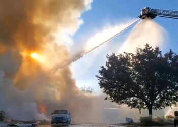 Explosion at Virginia shopping center injures several people