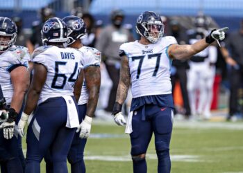 Taylor Lewan tore his ACL per Taylor Lewan Titans