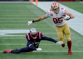 Athol Daily News – Wilson has 3 TDs before injury, 49ers crush Patriots 33-6