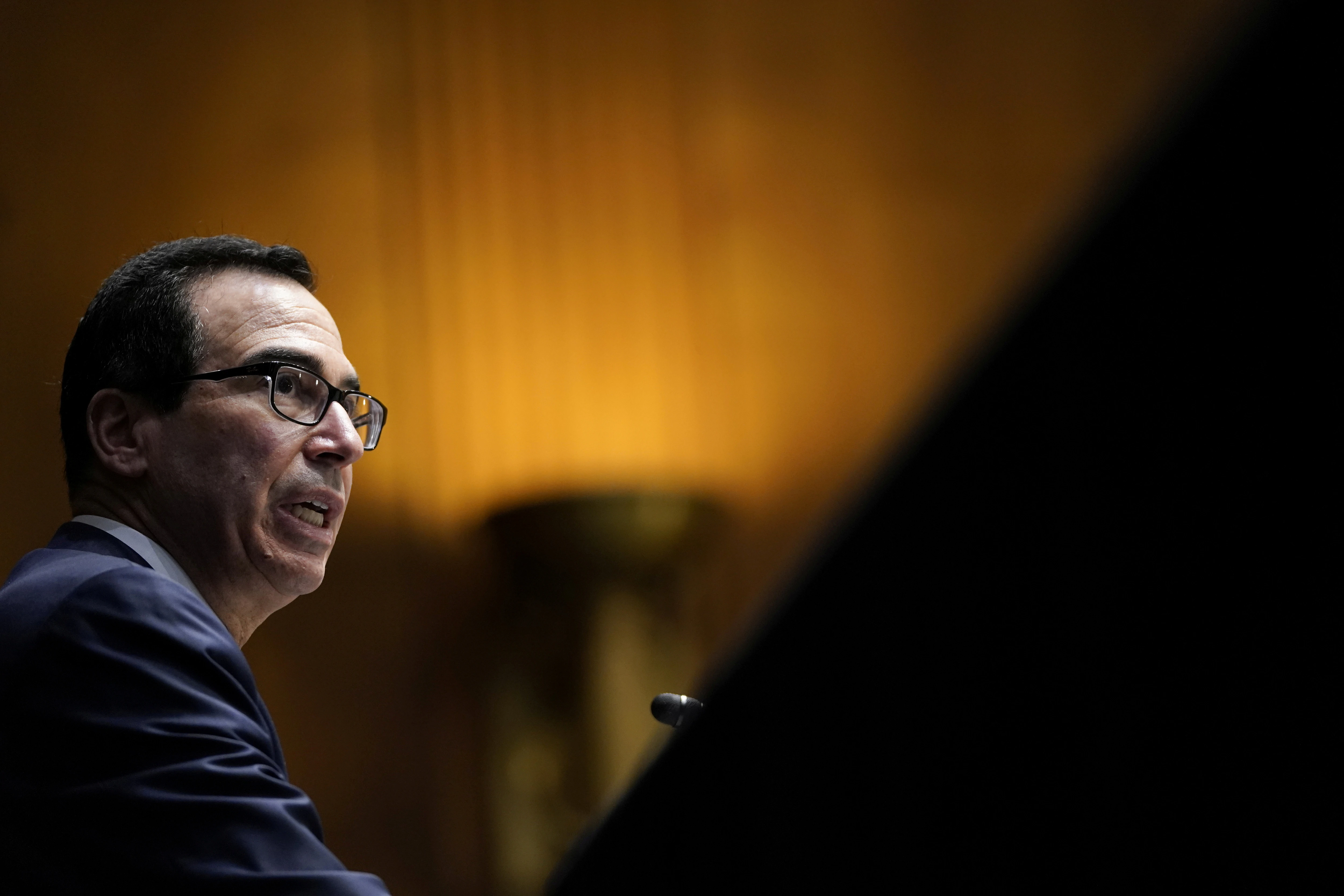 Mnuchin Says White House Open to Compromise on COVID Bill | Voice of America