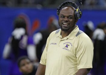 Karr vs. Easton: Which quarterback has more big-game experience? | Prep Sports