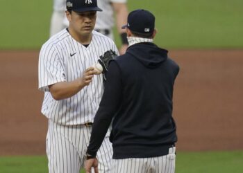 Yankees on the brink after 2 games of pitching problems | Sports
