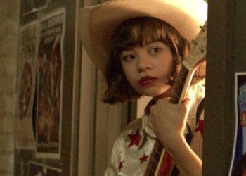 In ‘Yellow Rose,’ country music brings salvation to a teen without a country | Movies